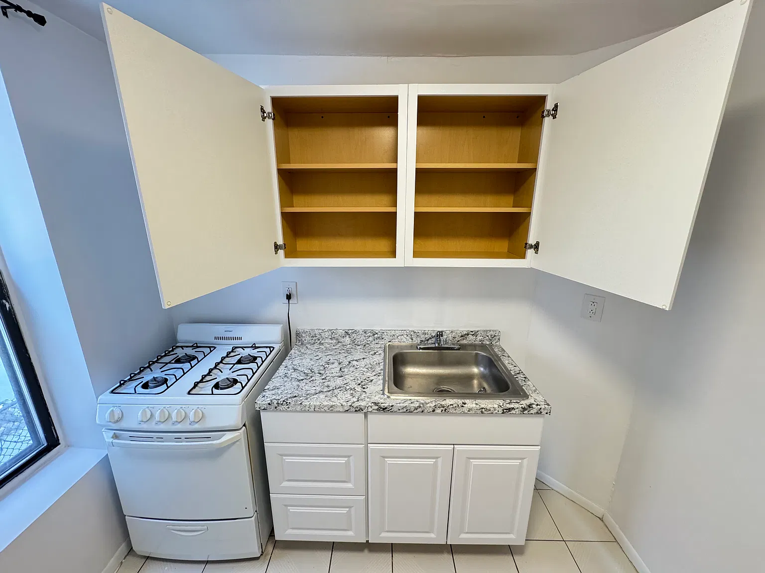 392 East 4th Street — Photo 3