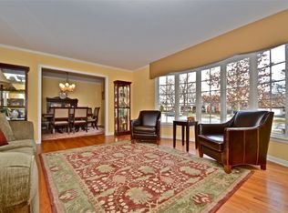 2311 W 70th Ter, Mission Hills, KS 66208