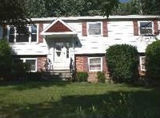 9 Boyack Rd, Clifton Park, NY 12065