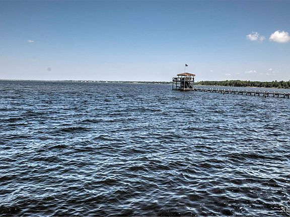 4th image of 4548 Bayside Dr