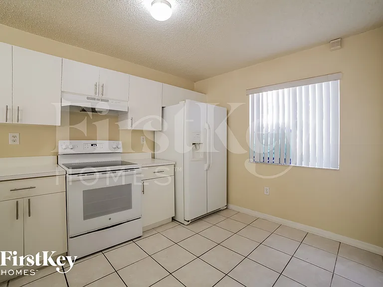 14048 SW 179th St — Photo 6