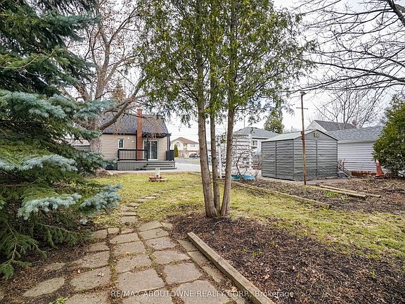 5th image of 96 Mohawk Rd E