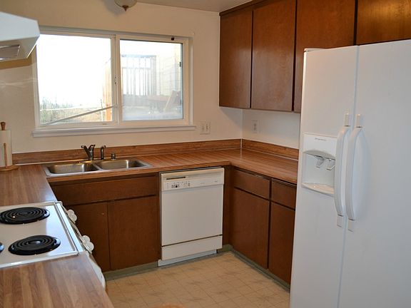 4th image of 7212 7th Dr W