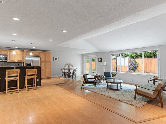 4th image of 11315 SW Ironwood Loop