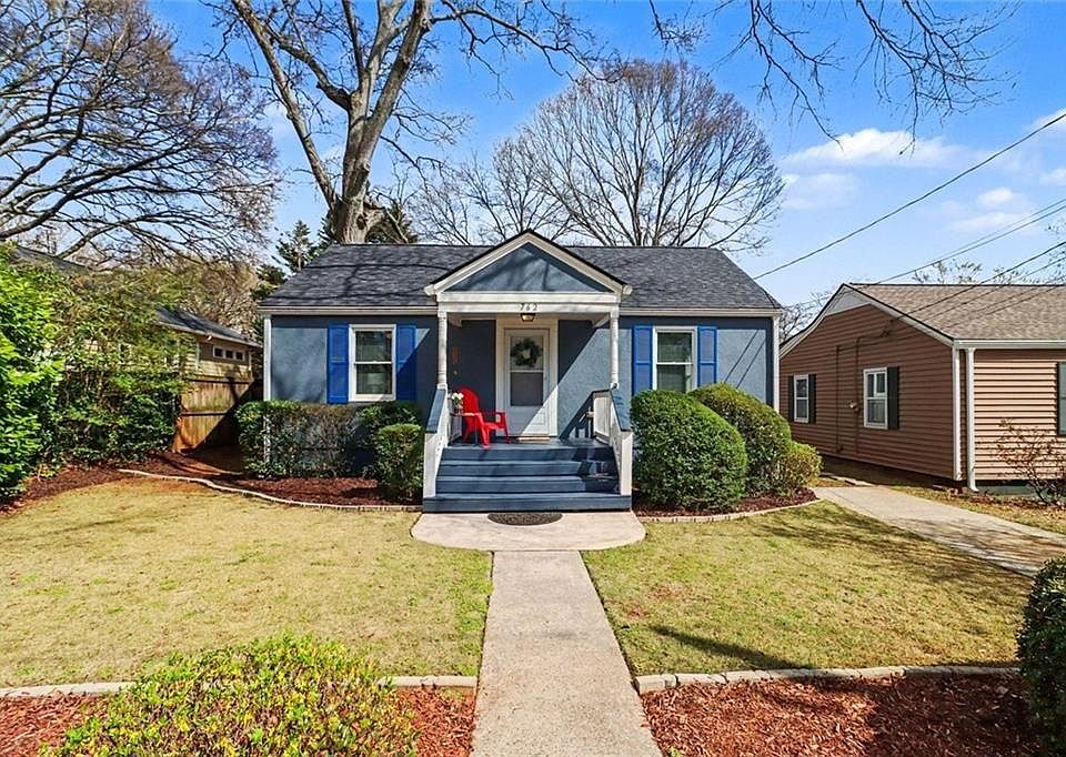 1st image of 762 Livingstone Pl