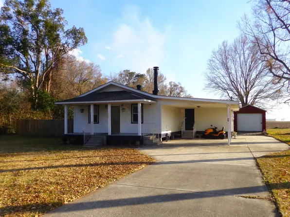 121 Creole St, Belle Rose, LA 70341