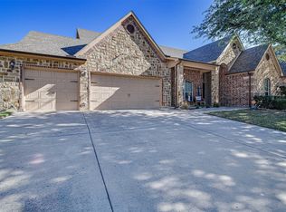 1143 Clairemont Ln, Burleson, TX 76028