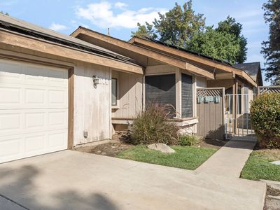 1704 E Babcock Drive E, Visalia, CA, 93292