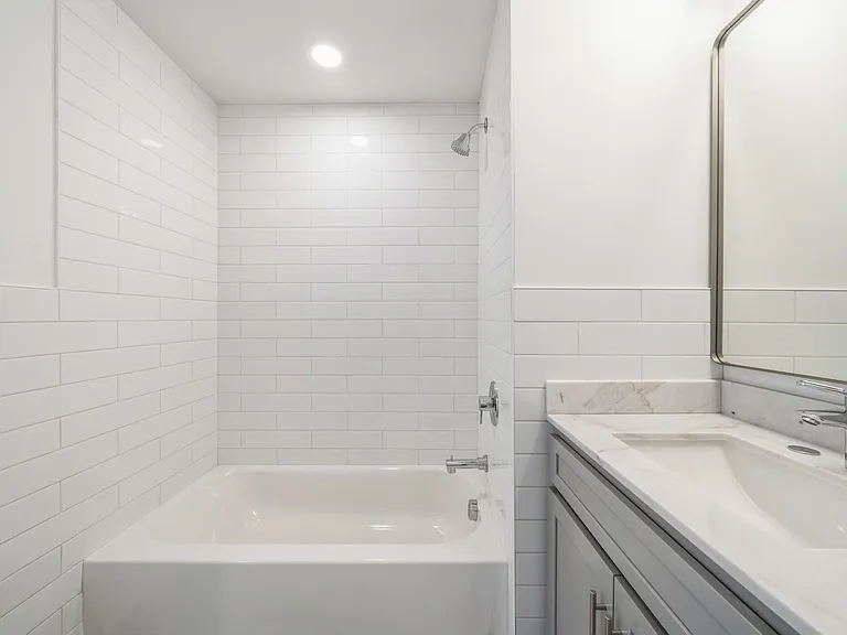 32 Jones St #202 — Photo 27