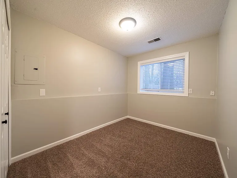 1607 Goodview Ave N #1609 — Photo 12