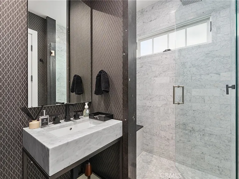 2037 E Ocean Blvd — Photo 11