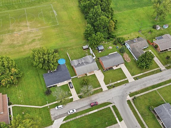 3rd image of 800 Lewis Blvd