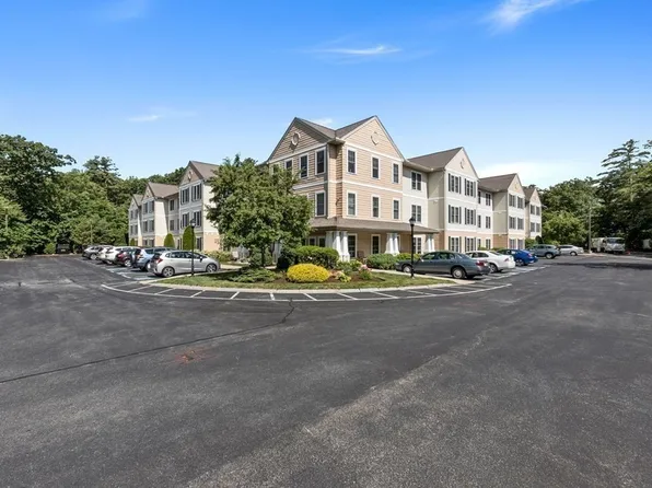 135 Beach Rd #208, Salisbury, MA 01952