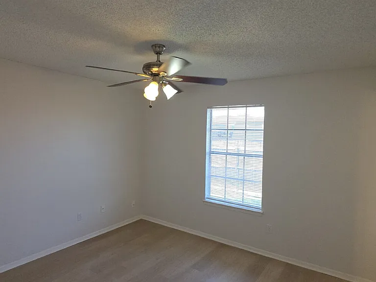 235 Vista Way — Photo 13