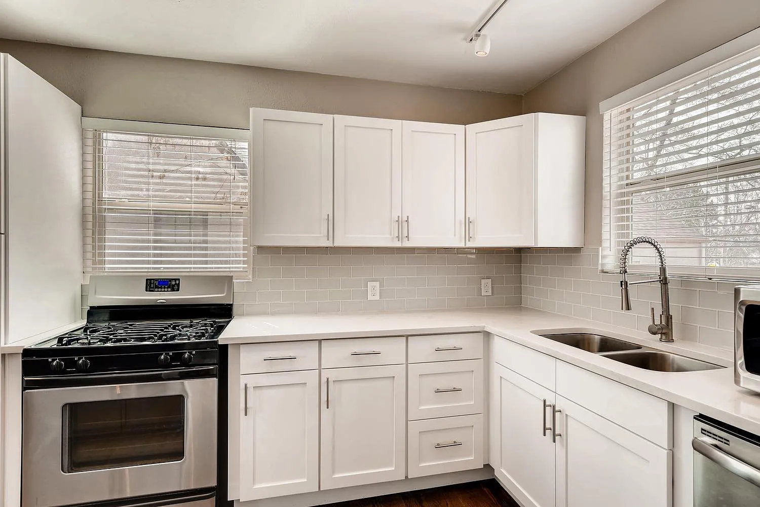 2195 S Logan Street — Photo 2