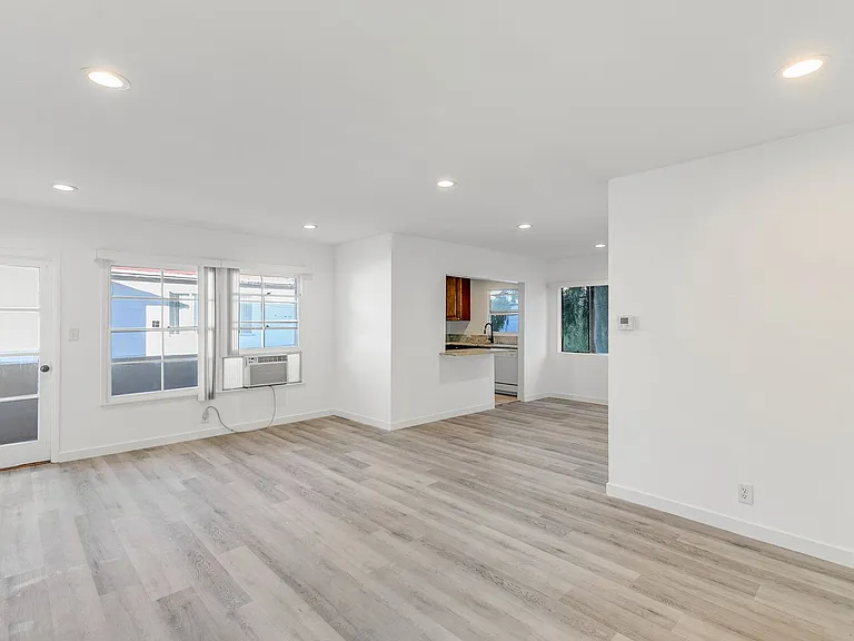 1122 S. Shenandoah St. — Photo 1