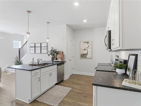 5th image of 149 Chastain Dr