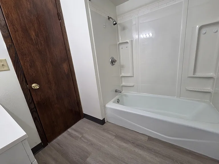 1057 W Cecil St #4 — Photo 19