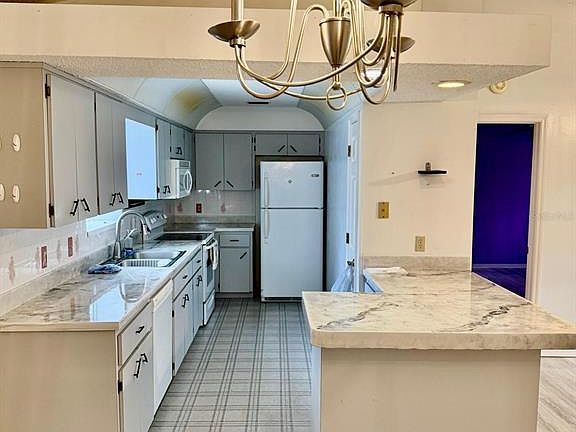 5th image of 11055 Montcalm Rd