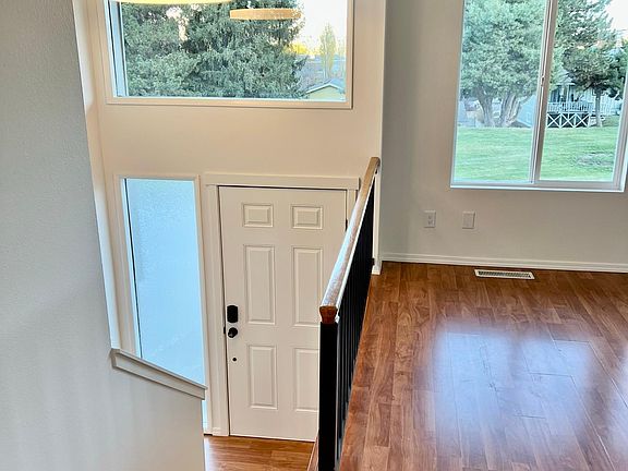 4th image of 1100 Vista Pl APT N