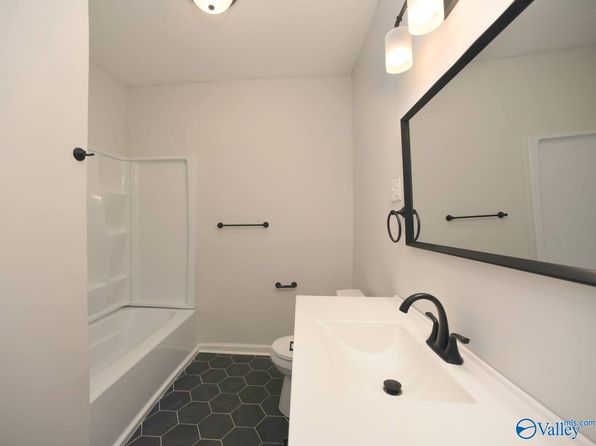 huntsville-alabama-92098733 picture