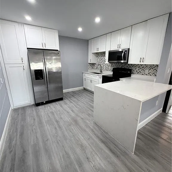 4375 Golden Gate Pkwy — Photo 2