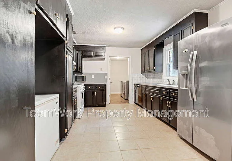 4467 Donwood Cir — Photo 15