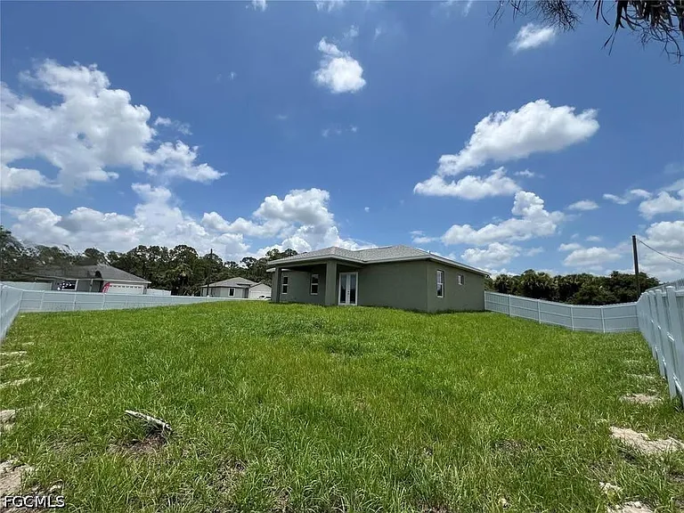 1133 Leader St — Photo 16
