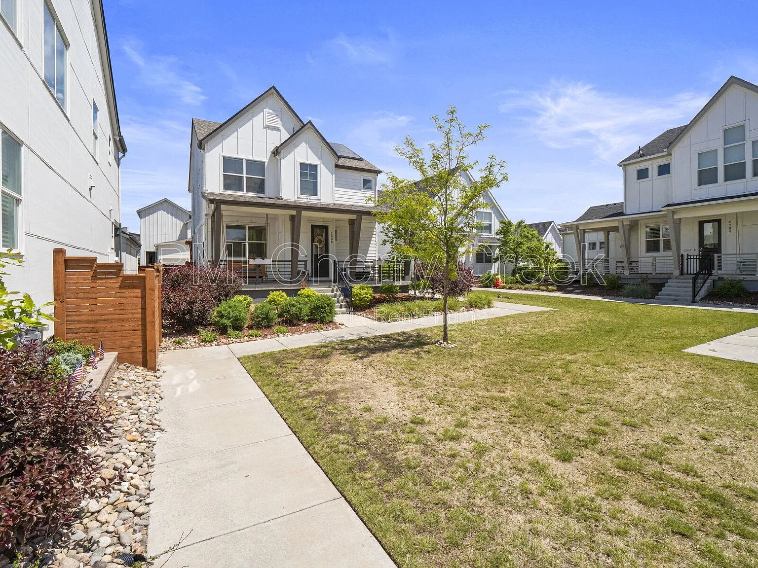4 bed, 3.5 bath, 2400 sqft, $3,750 — Photo 2