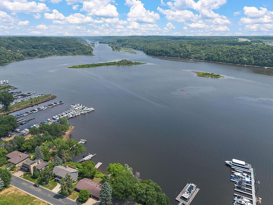 1st image of 118 Lakeside Dr