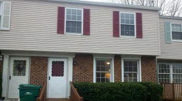 1st image of 31 Farmbrook Dr