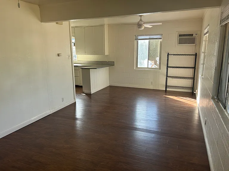 3572 Harrison St — Photo 2