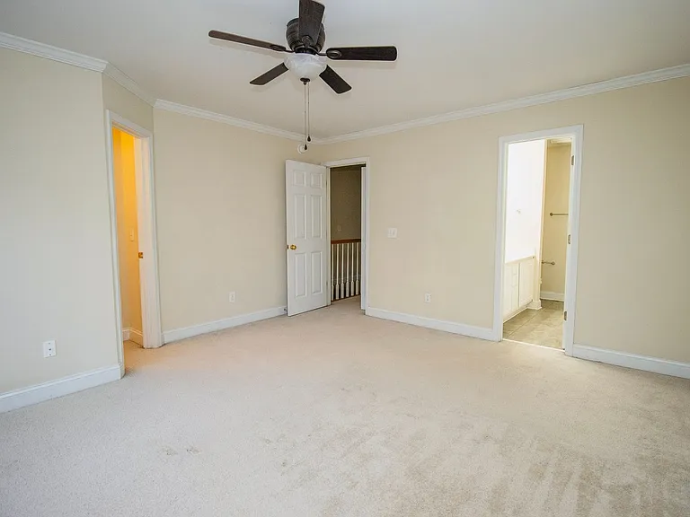 223 Forest Green Dr — Photo 16