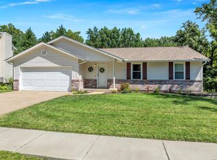 2157 Graystone Dr, Saint Charles, MO