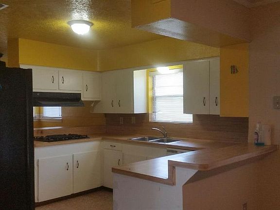 3rd image of 5104 Somerset Dr