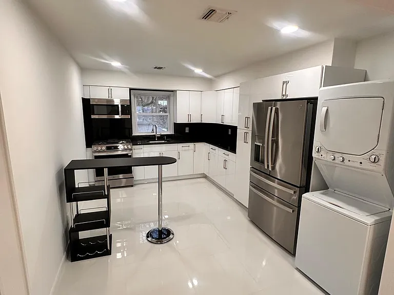5200 Meadowview Ave #2 — Photo 11
