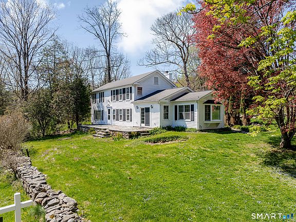 3rd image of 32 Pond Brook Road