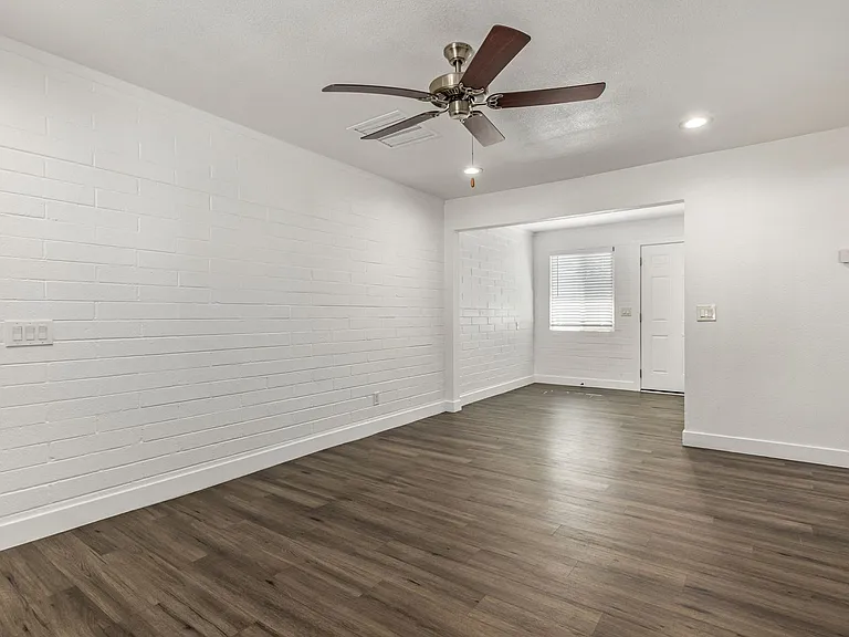2539 W Pierson St — Photo 10