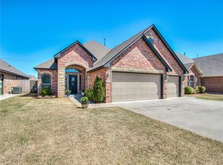 2020 Wheatfield Ave, Yukon, OK 73099