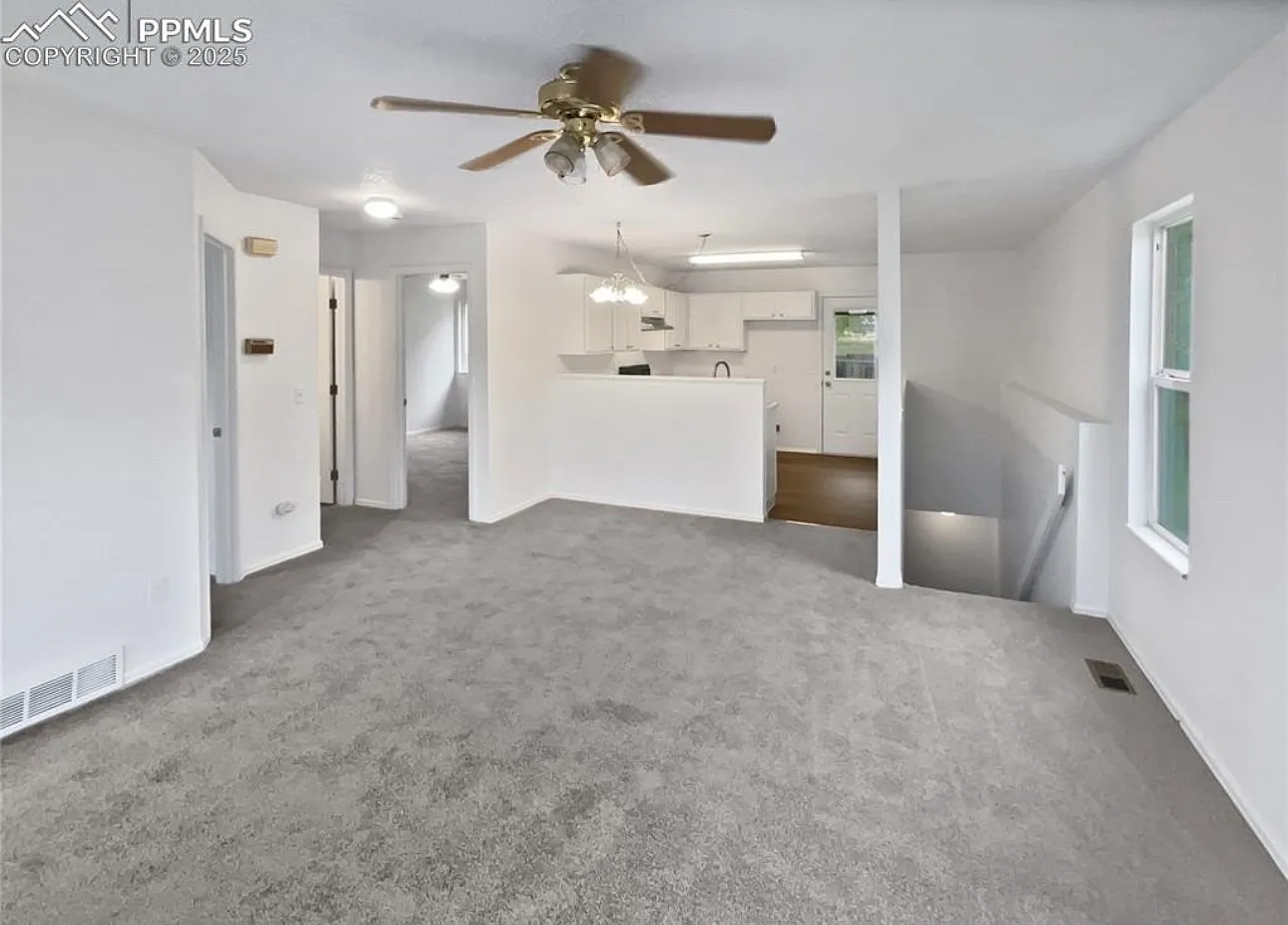 3 bed, 1619 sqft, $1,950 — Photo 2