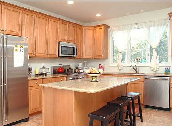Gourmet Kitchen with 42" Cabinets and Stainless Steel Appliances