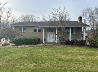 208 Saunders Station Rd, Trafford, PA 15085