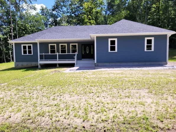 17 Harwood Farm Rd, Southbridge, MA 01550