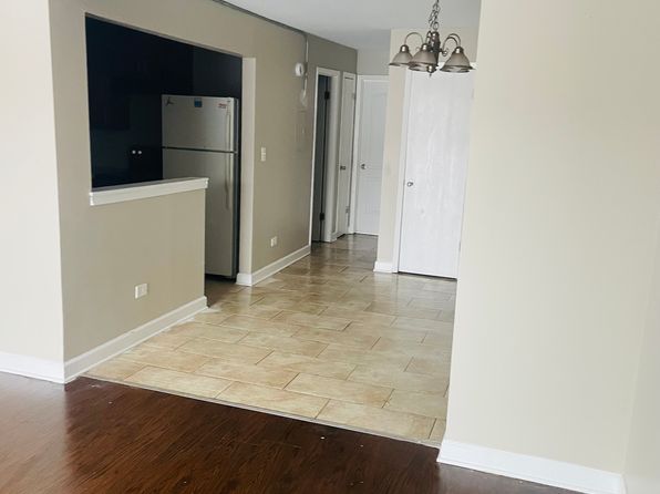 1902 N Green Ln N APT 2A