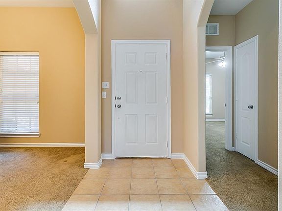 4th image of 625 Sydney Ln