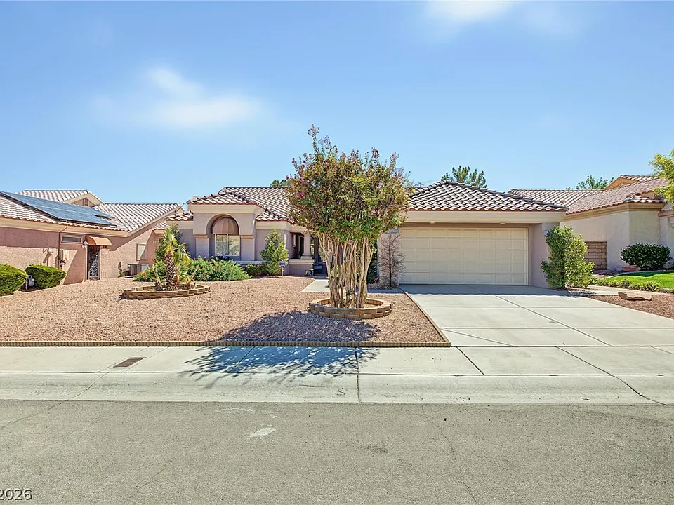 2904 Castle Bar Dr