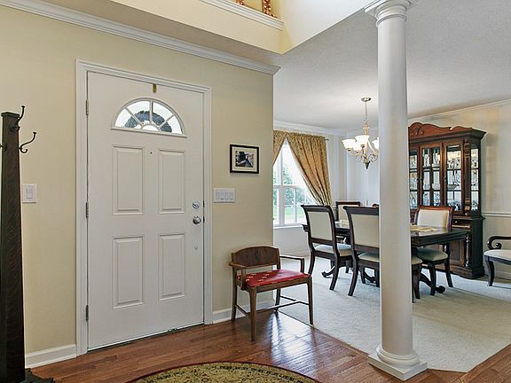 2 story foyer