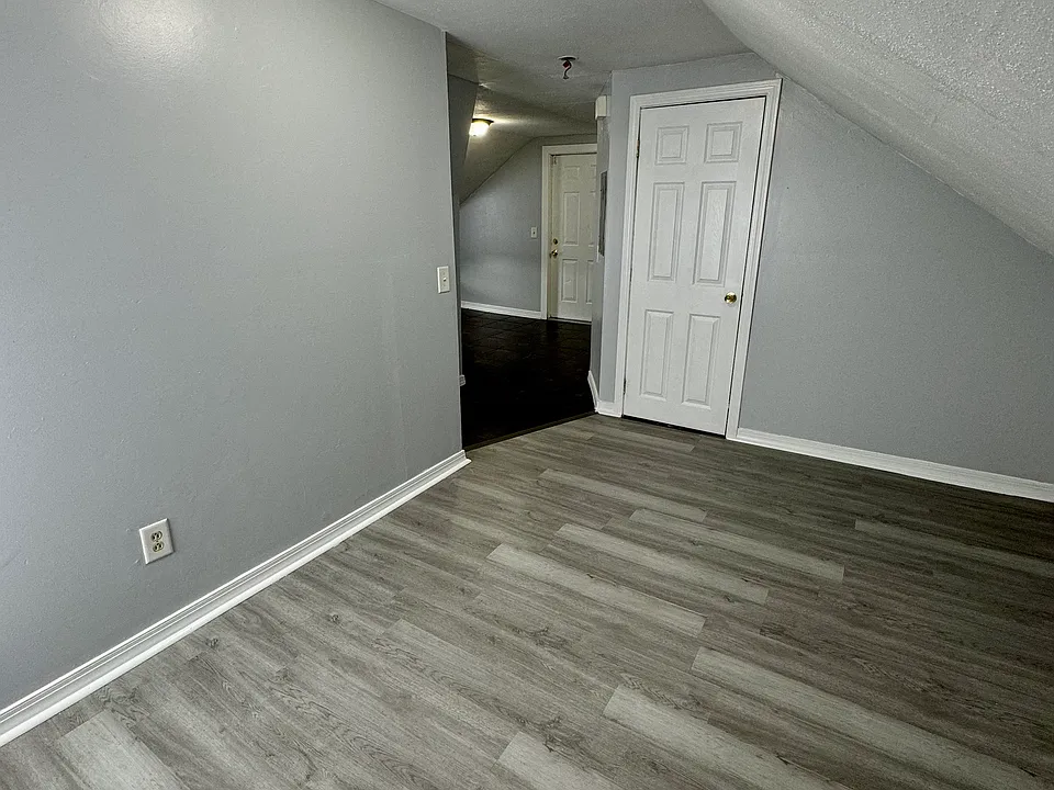 20 Amsterdam St #3