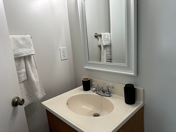 3rd image of 11230 Richland Ave #11226-1/2