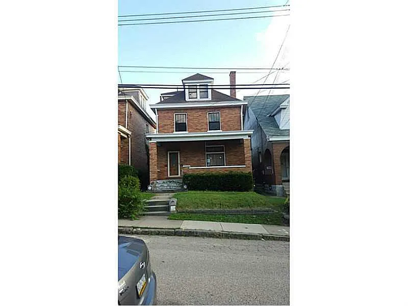 310 Anthony St photo 1